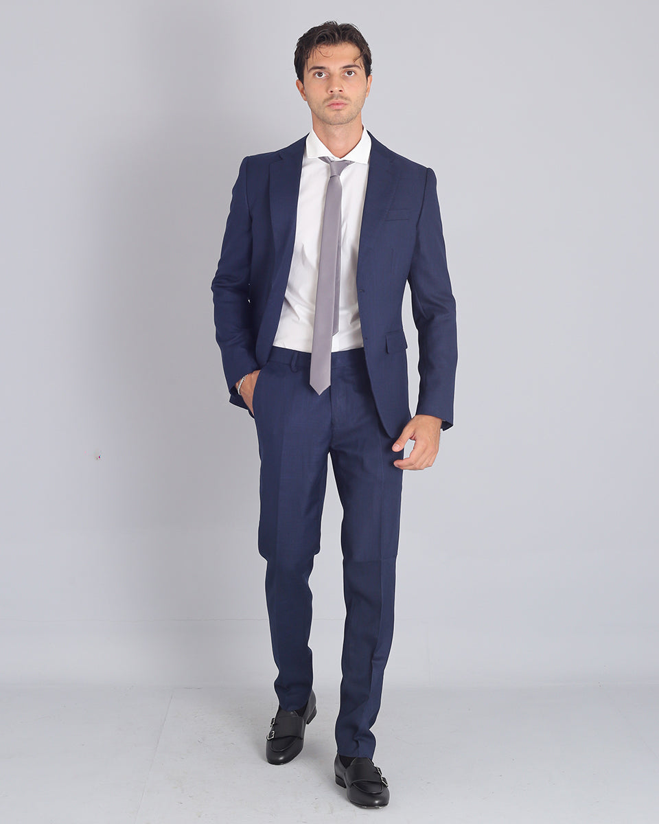 Single-breasted tailored suit