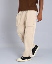 Tracksuit trousers with tights 